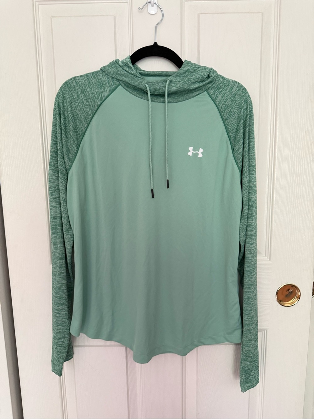Under Armour Women’s Mint Green Pullover Hoodie